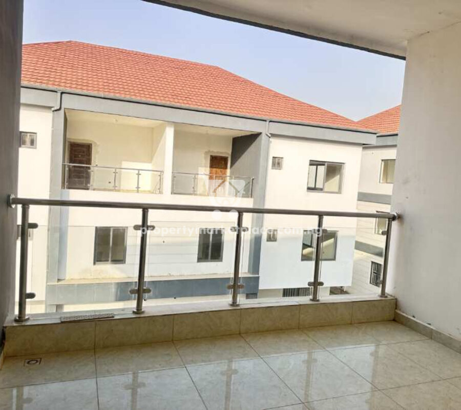 Spacious 5 bedroom semi-detached duplex with a room Bq