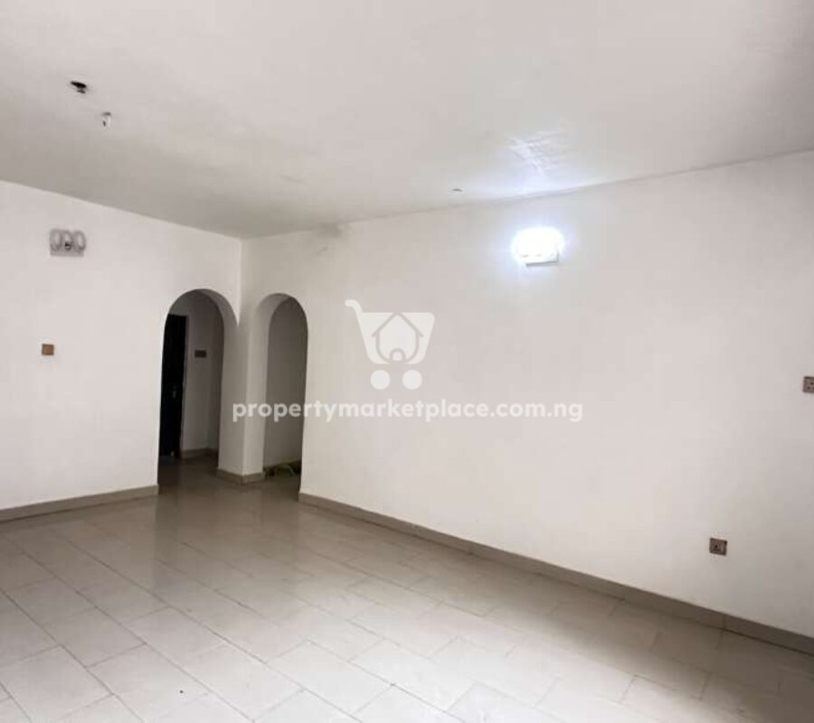 3 bedroom flat in a nice area