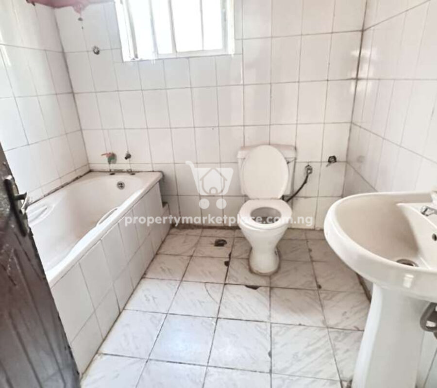 3 bedroom flat in a nice area