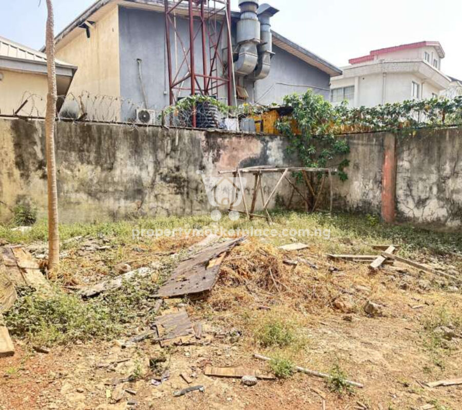 4 bedroom semi-detached duplex with Bq (private compound)