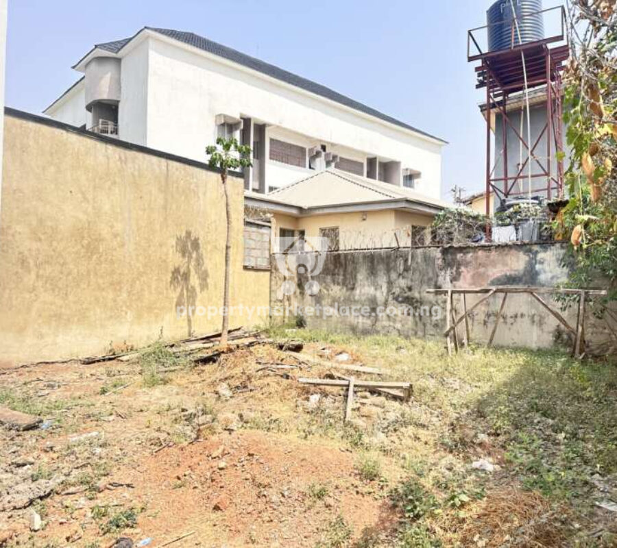 4 bedroom semi-detached duplex with Bq (private compound)
