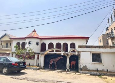 5 bedroom detached duplex with 3 rooms Bq