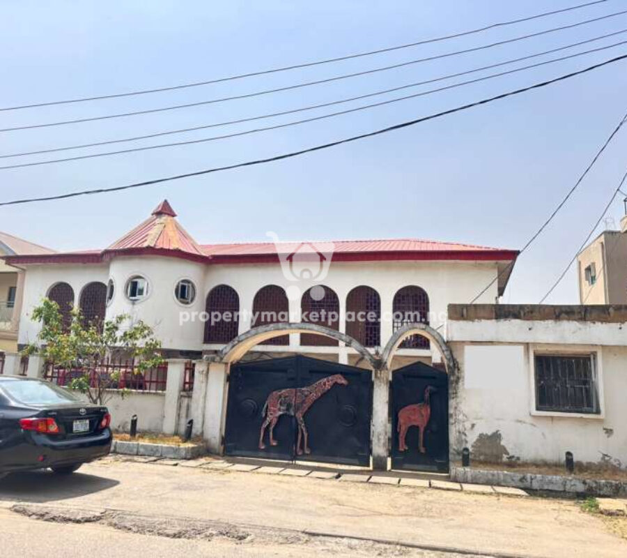 5 bedroom detached duplex with 3 rooms Bq