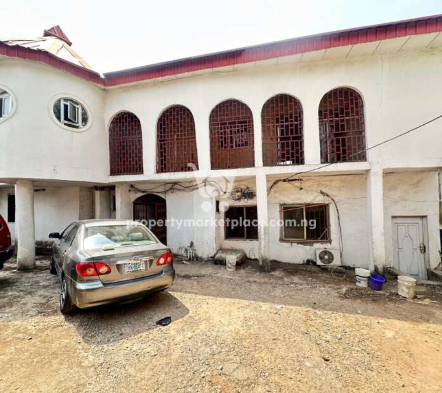 5 bedroom detached duplex with 3 rooms Bq