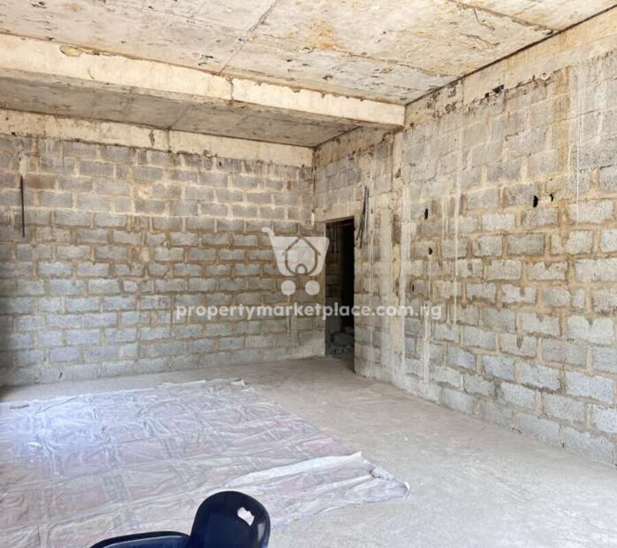 6 bedroom terraced duplex with Bq