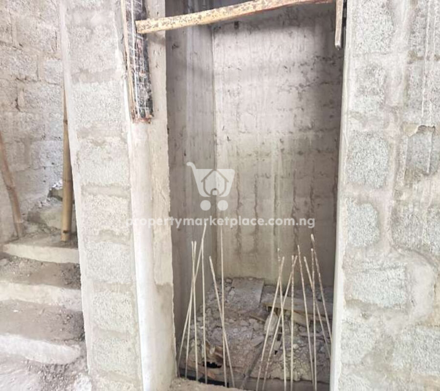 6 bedroom terraced duplex with Bq