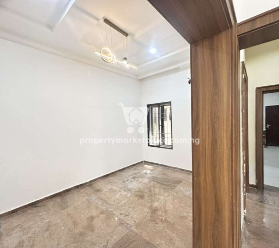 Superb 4 bedroom terrace duplex with Bq