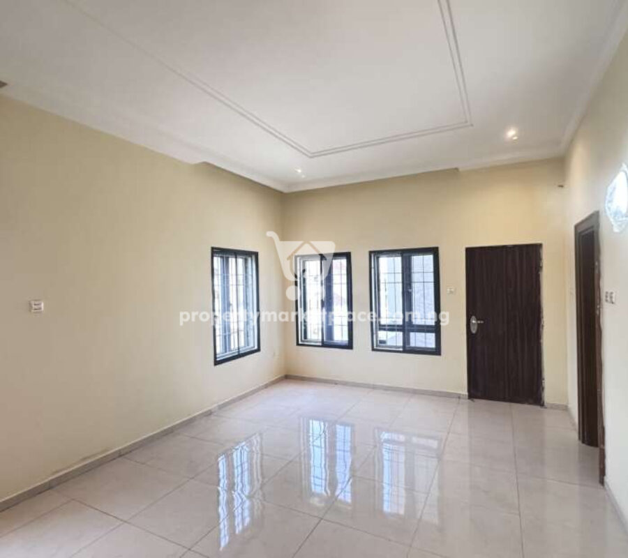 Superb 4 bedroom terrace duplex with Bq