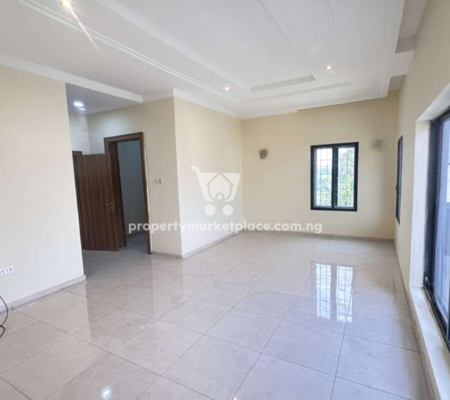 Superb 4 bedroom terrace duplex with Bq