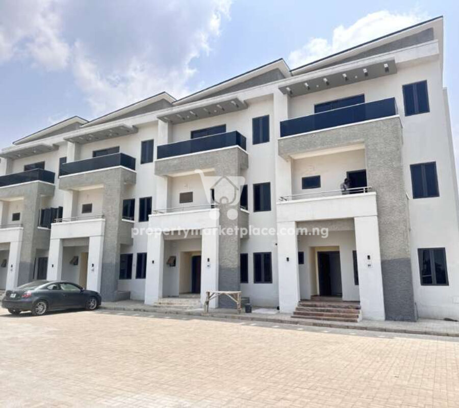 Superb 4 bedroom terrace duplex with Bq