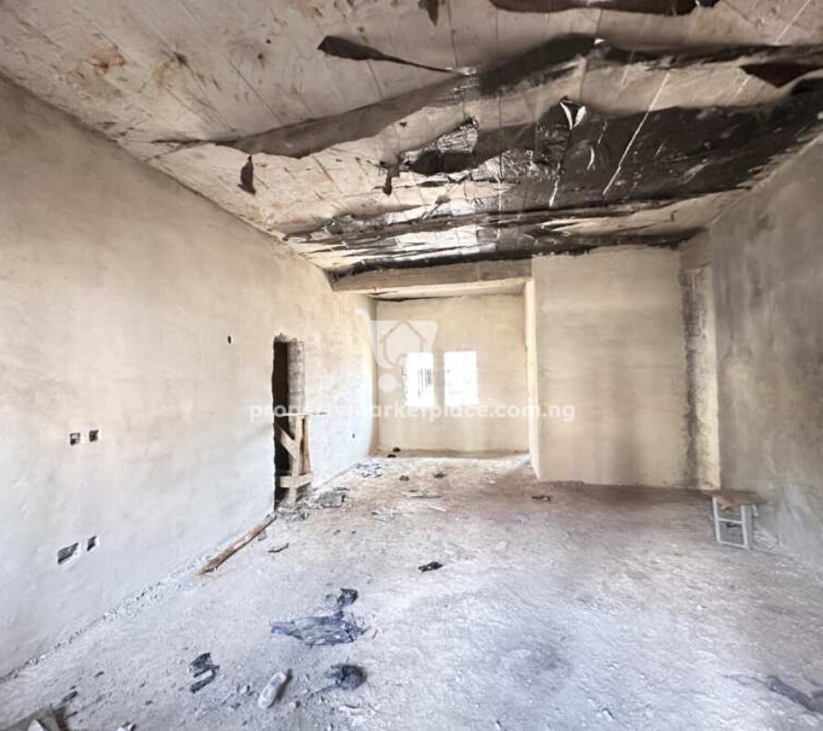 Spacious 3 bedroom flat in a serene & secured estate