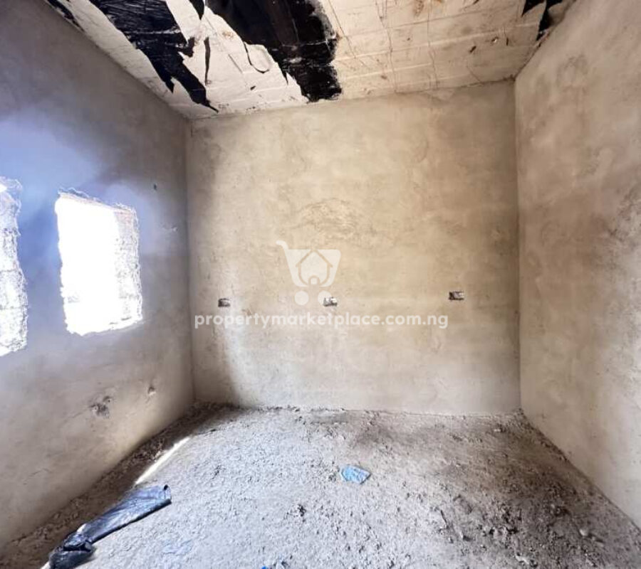 Spacious 3 bedroom flat in a serene & secured estate
