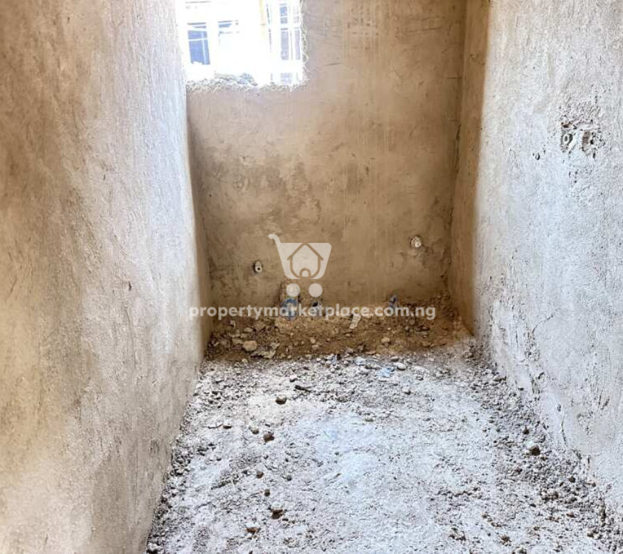 Spacious 3 bedroom flat in a serene & secured estate