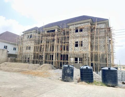 Spacious 3 bedroom flat in a serene & secured estate