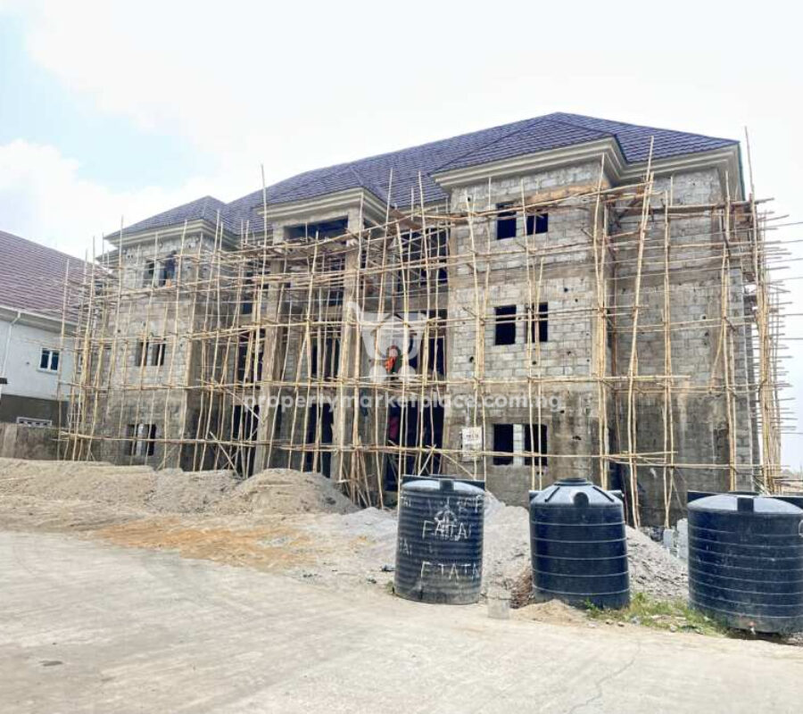 Spacious 3 bedroom flat in a serene & secured estate