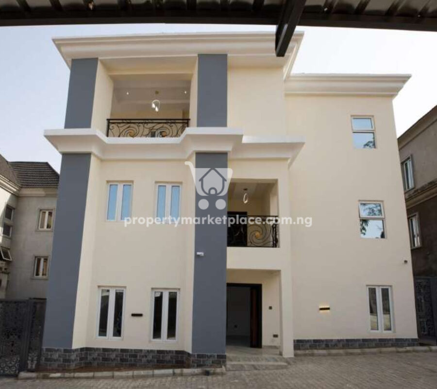 6 bedroom detached duplex & Bq with swimming pool