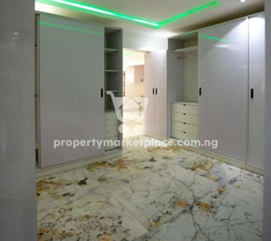6 bedroom detached duplex & Bq with swimming pool