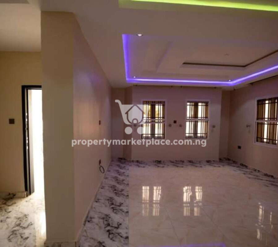 6 bedroom detached duplex & Bq with swimming pool