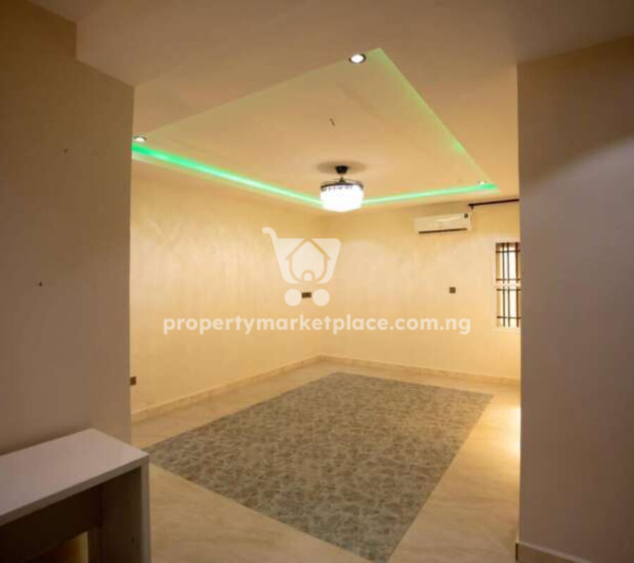 6 bedroom detached duplex & Bq with swimming pool
