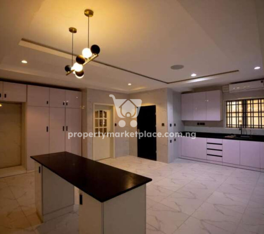 6 bedroom detached duplex & Bq with swimming pool