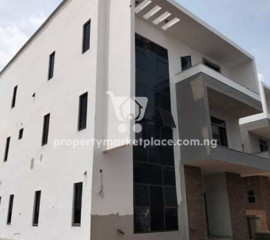 6 bedroom detached duplex & Bq with smart home features