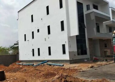 6 bedroom detached duplex & Bq with smart home features