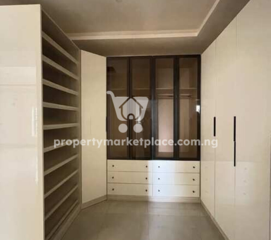 4 bedroom terrace duplex with Bq