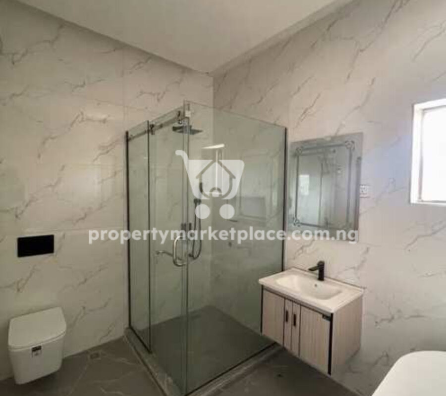 4 bedroom terrace duplex with Bq