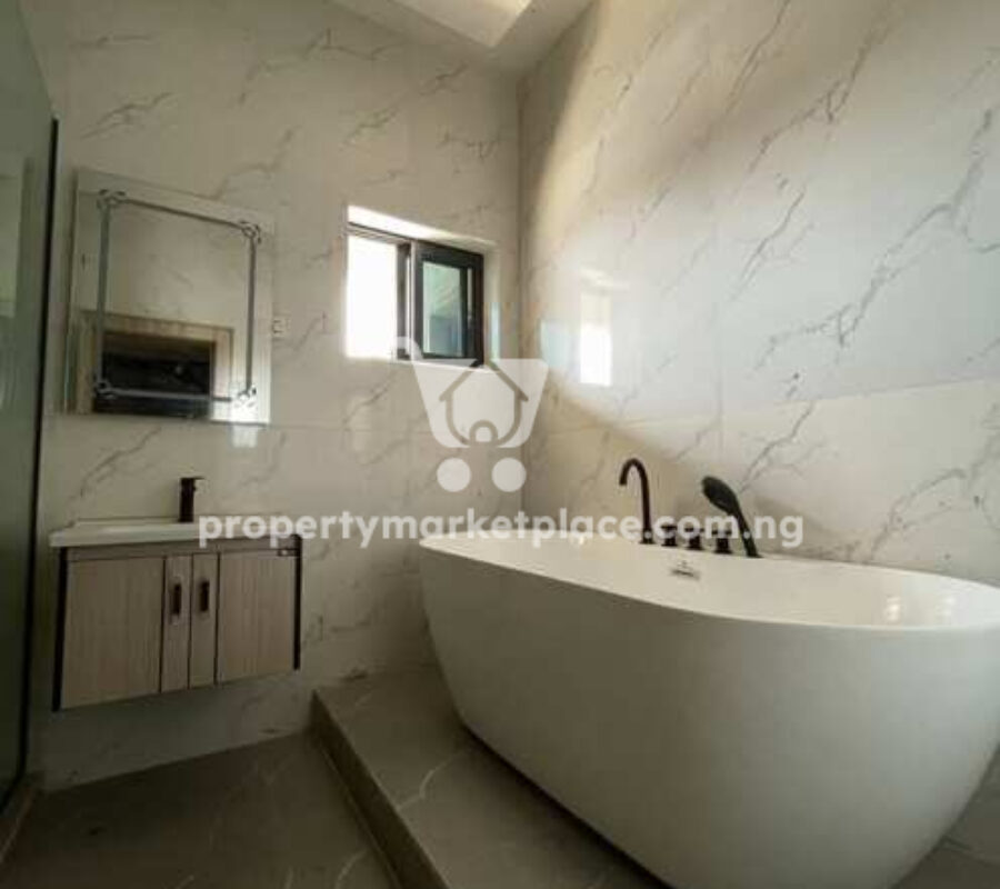 4 bedroom terrace duplex with Bq