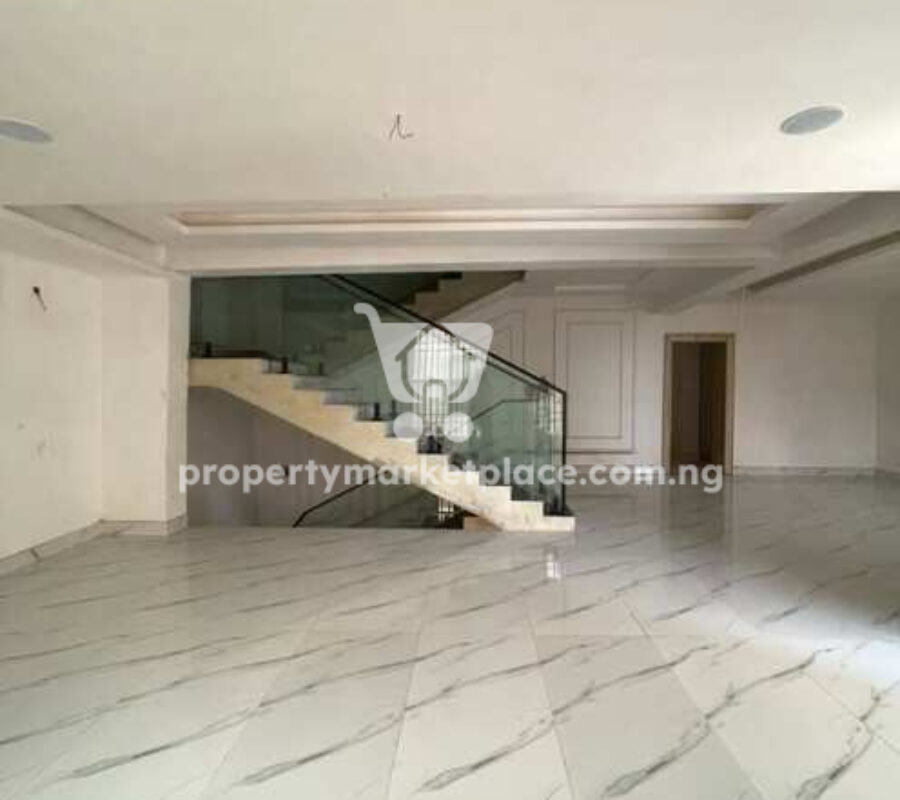 4 bedroom terrace duplex with Bq
