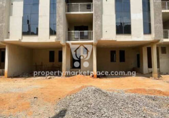 4 bedroom terrace duplex with Bq