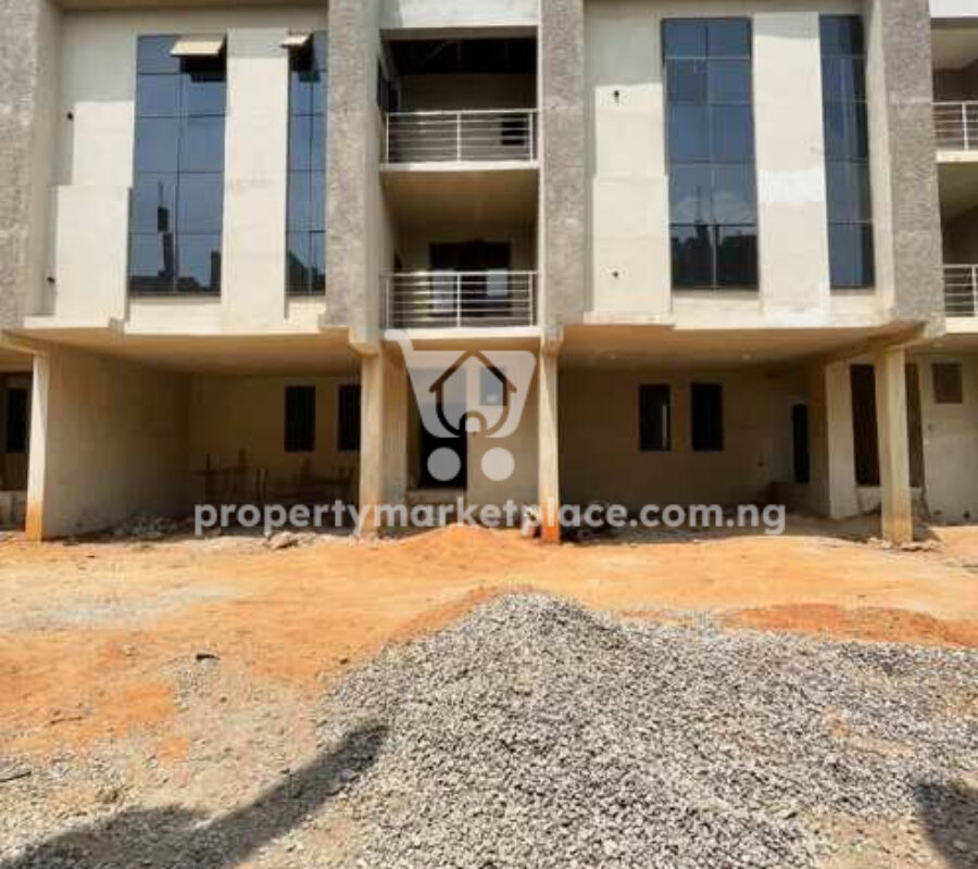 4 bedroom terrace duplex with Bq
