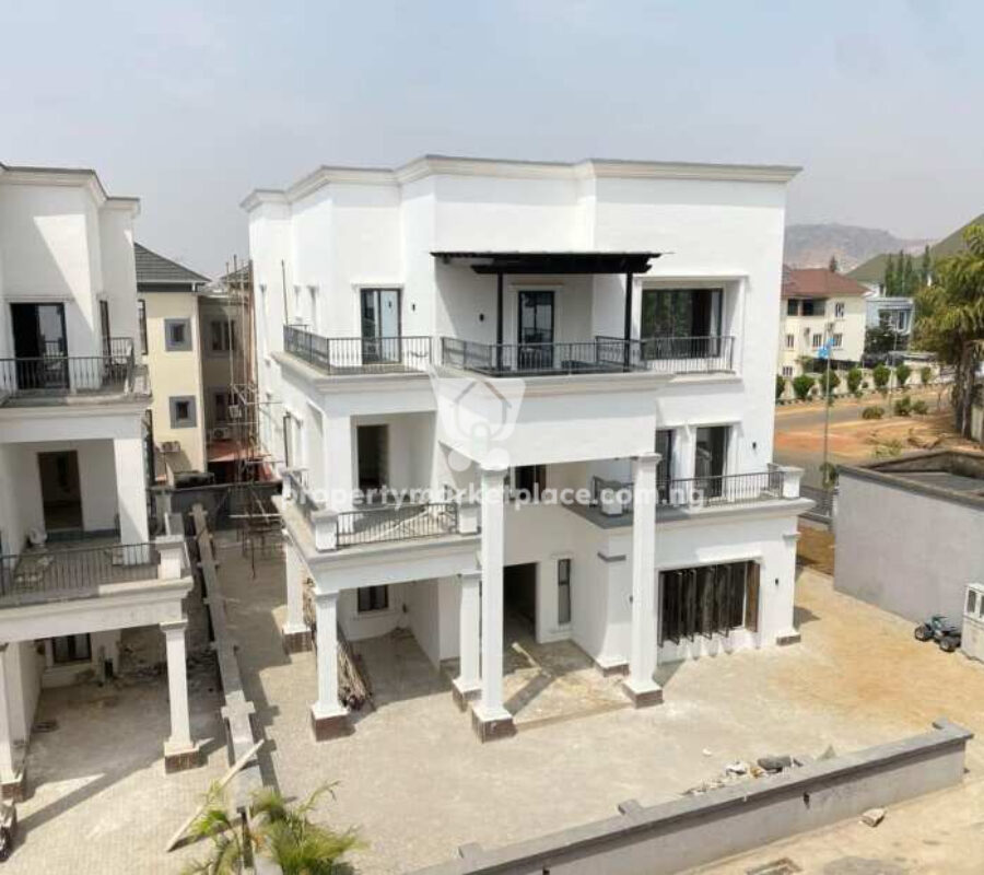 6 bedroom detached duplex with Bq