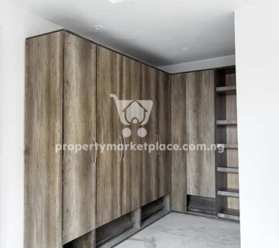 5 bedroom detached duplex & Bq with swimming pool