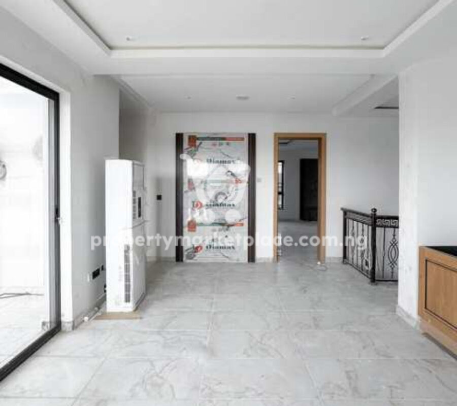 5 bedroom detached duplex & Bq with swimming pool