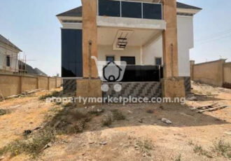 4 bedroom detached duplex with Bq on a tarred road