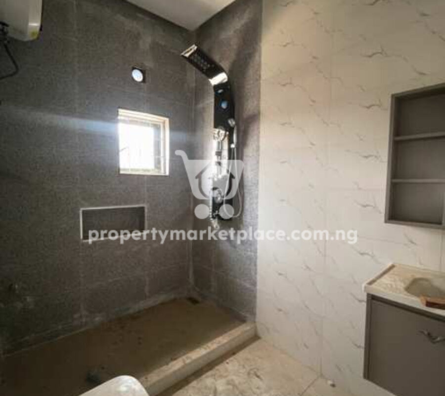 4 bedroom detached duplex with Bq on a tarred road
