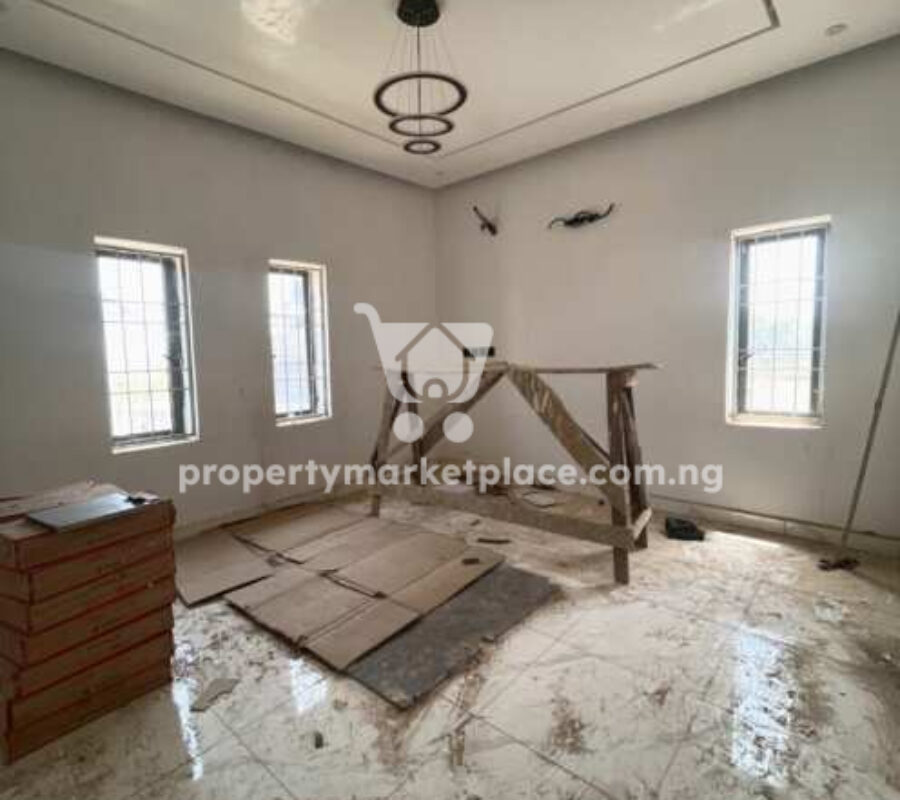 4 bedroom detached duplex with Bq on a tarred road