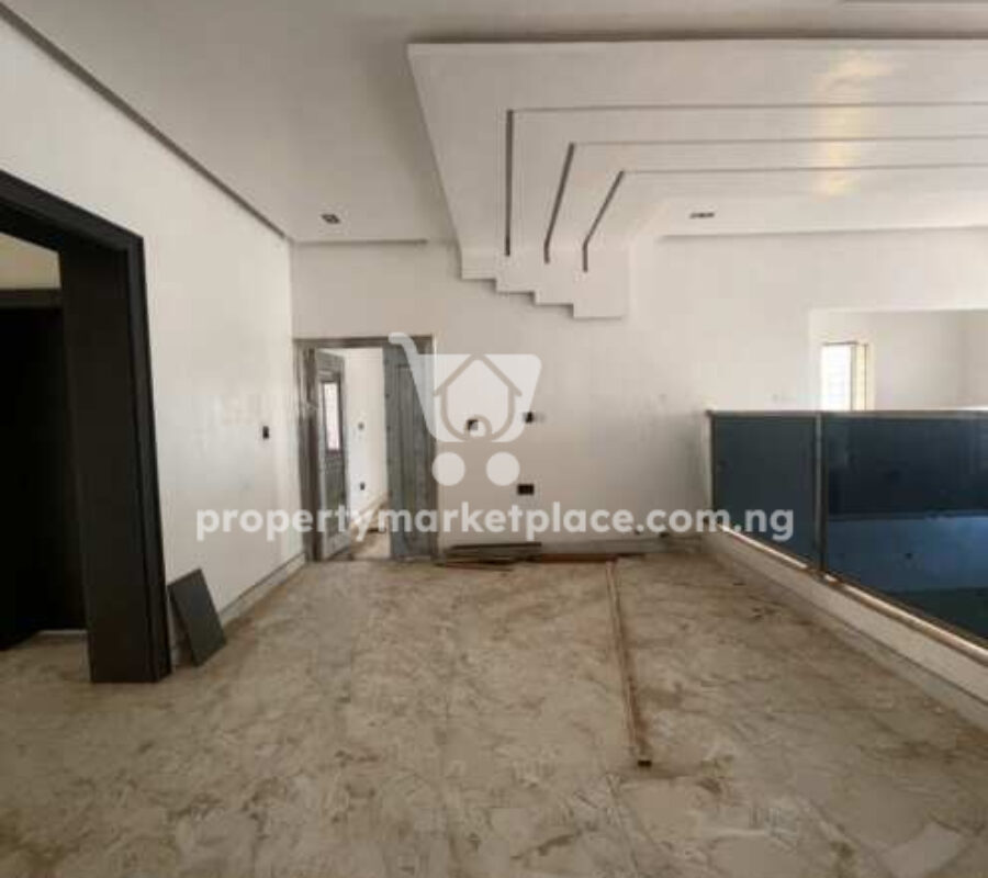 4 bedroom detached duplex with Bq on a tarred road