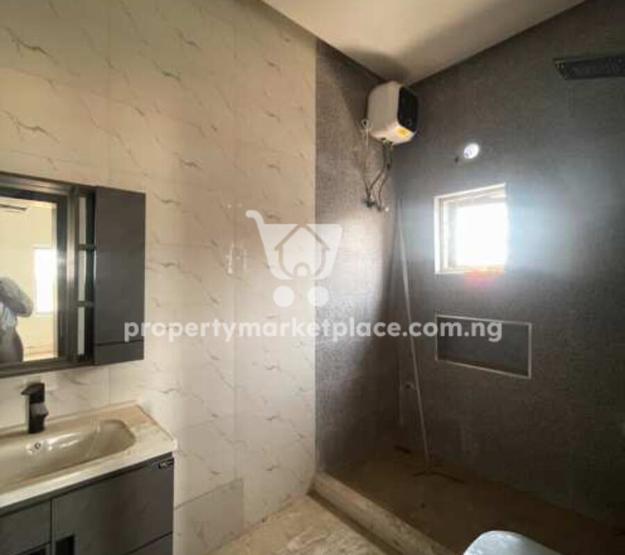 4 bedroom detached duplex with Bq on a tarred road