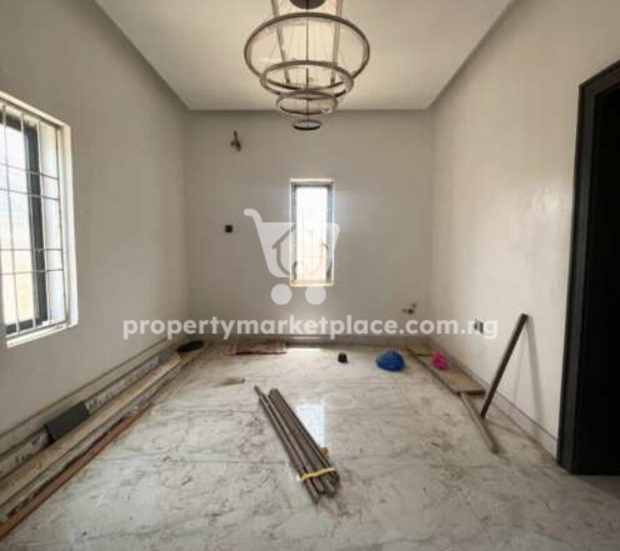 4 bedroom detached duplex with Bq on a tarred road