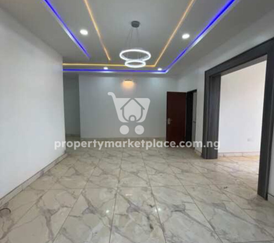 4 bedroom detached duplex with a room Bq on a tarred road