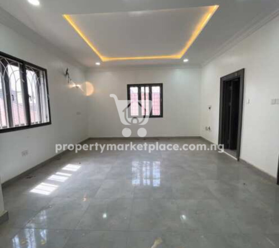 4 bedroom detached duplex with a room Bq on a tarred road