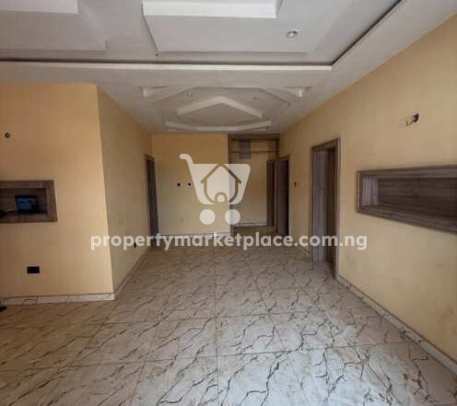 Spacious 3 bedroom flat in a nice area with tarred roads
