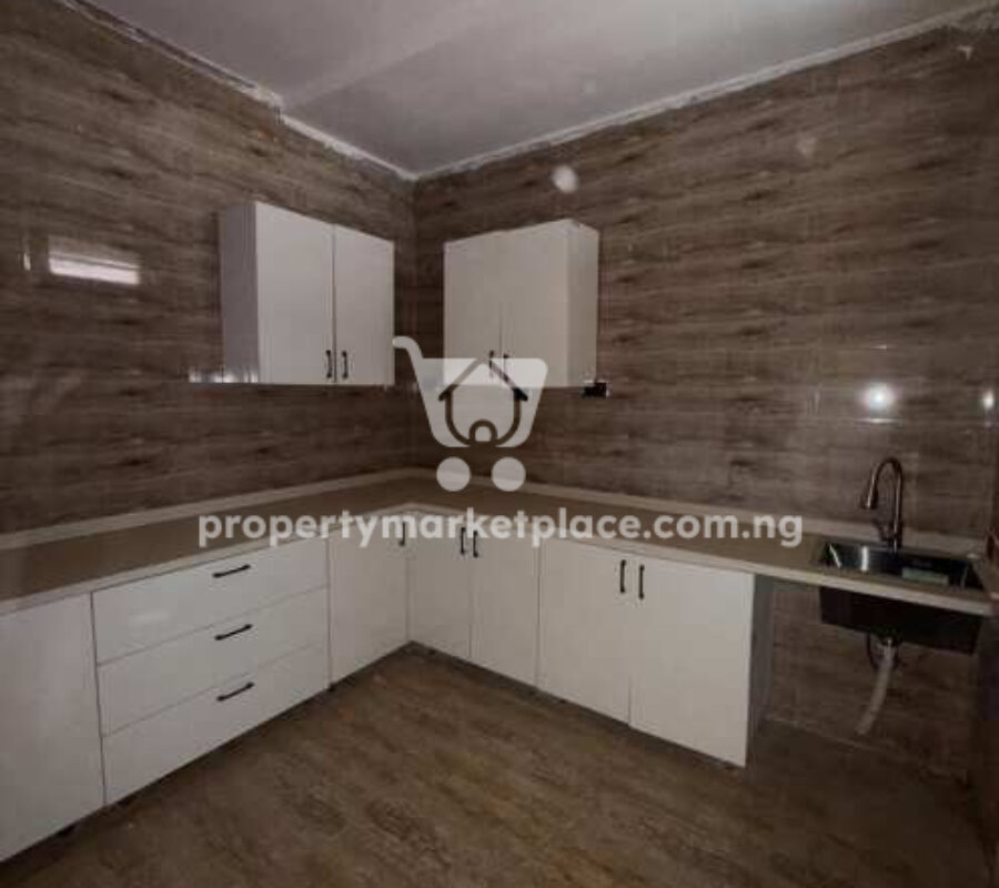Spacious 3 bedroom flat in a nice area with tarred roads
