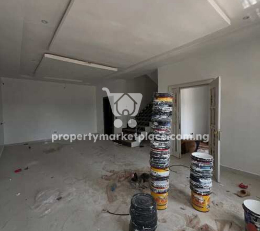 4 bedroom terrace duplex with a room Bq