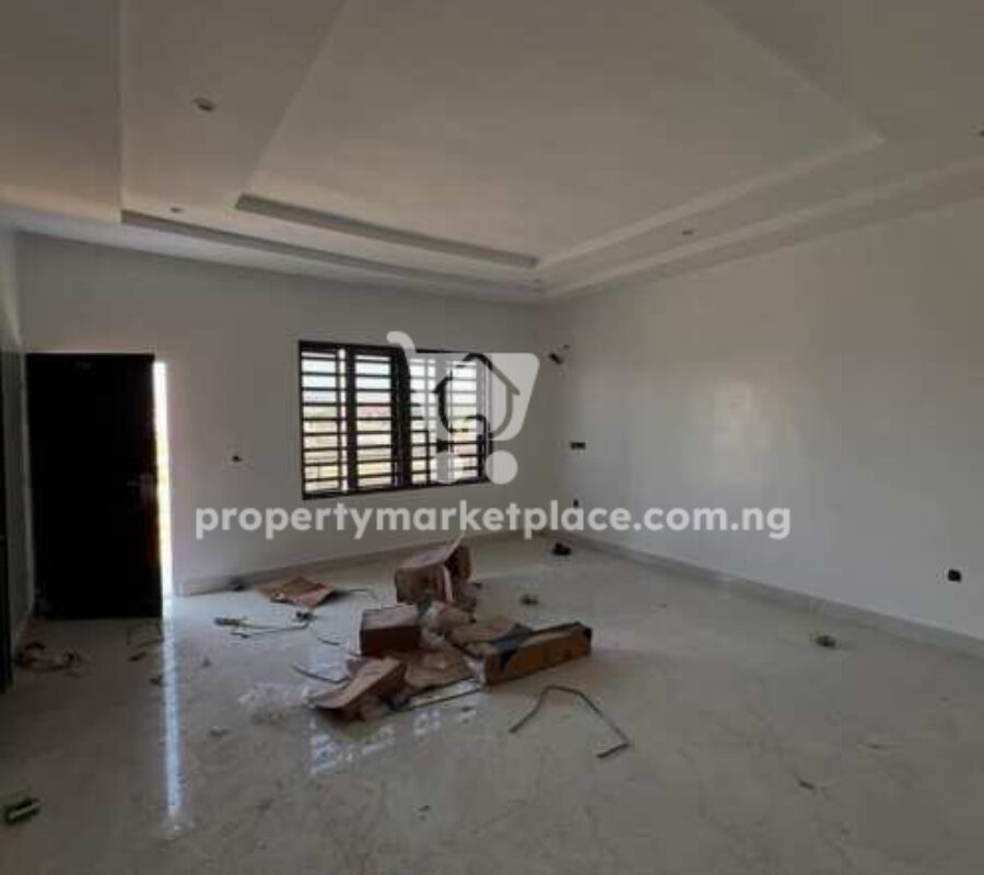 4 bedroom terrace duplex with a room Bq