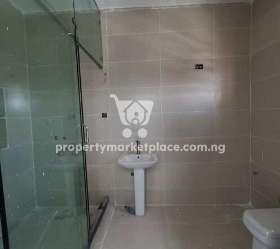 4 bedroom terrace duplex with a room Bq