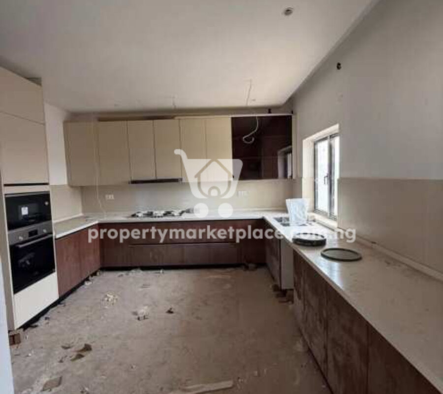 Smart 5 bedroom detached duplex with Bq in an estate