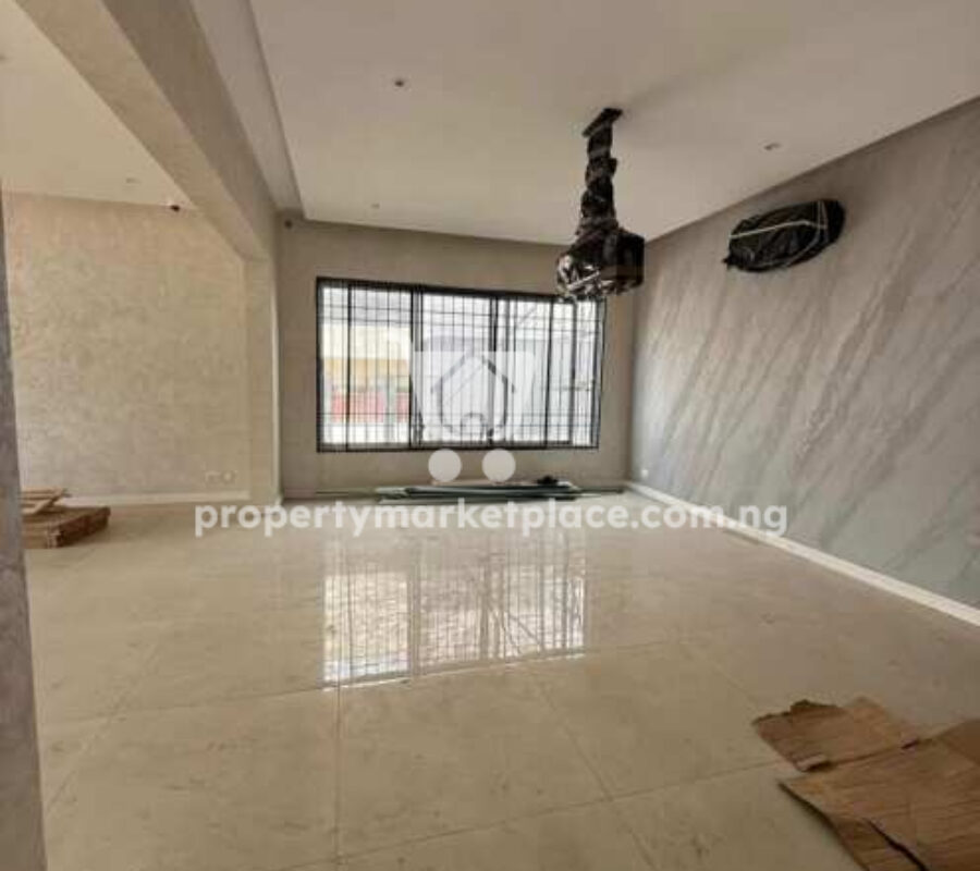 5 bedroom detached duplex with 1 bedroom guest chalet